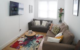 Affordably Elegant Apartments Close To Coop Live, Etihad Stadium And Manchester City Centre
