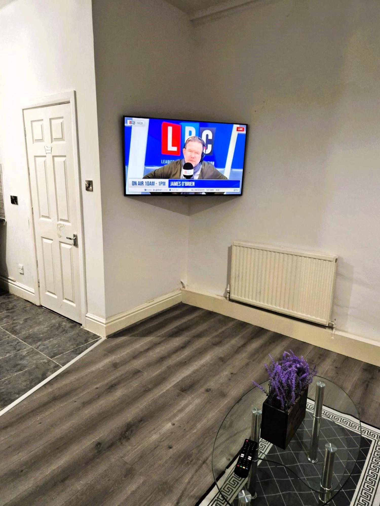 Affordably Elegant Apartments Close To Coop Live, Etihad Stadium And Manchester City Centre Exterior photo