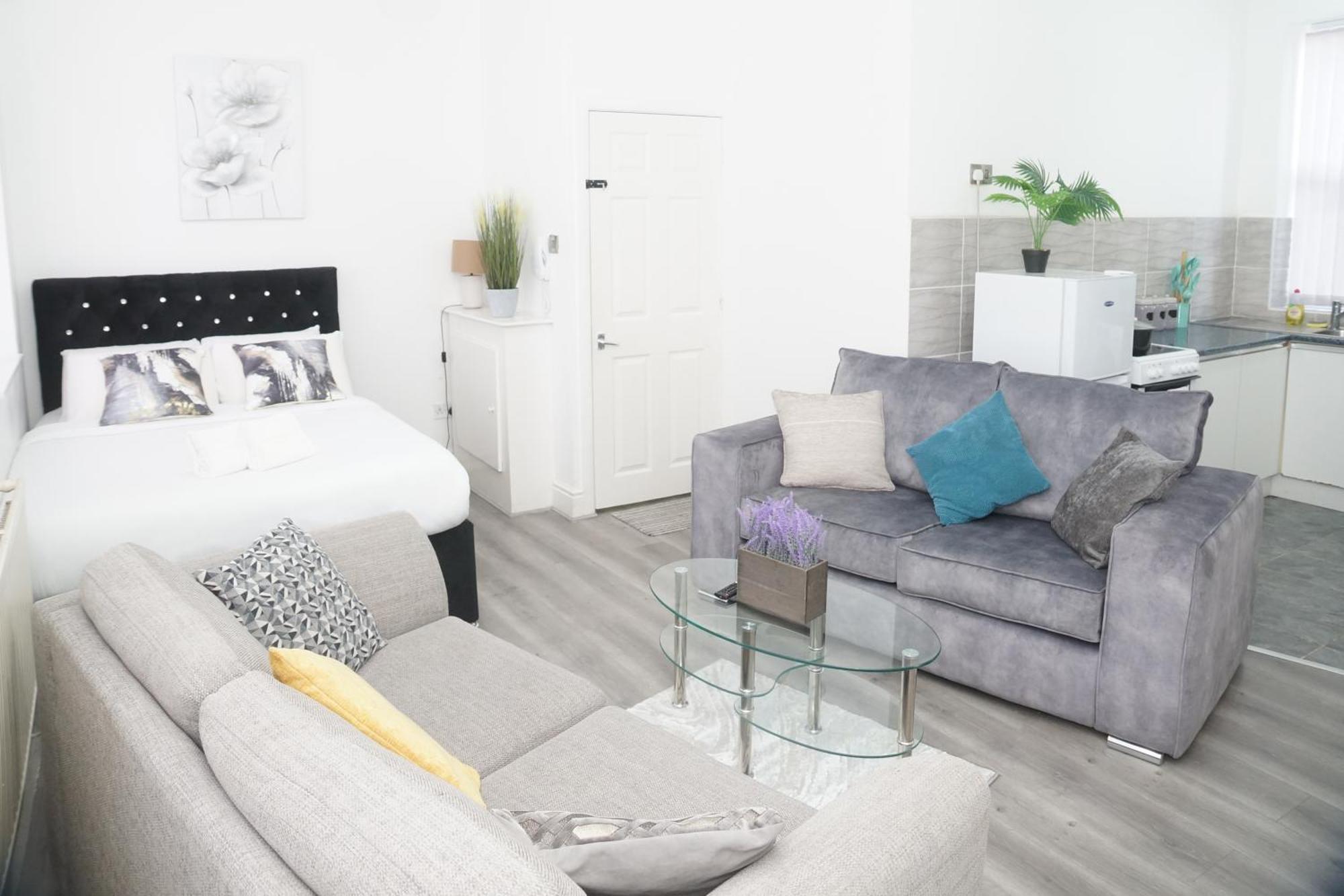 Affordably Elegant Apartments Close To Coop Live, Etihad Stadium And Manchester City Centre Exterior photo