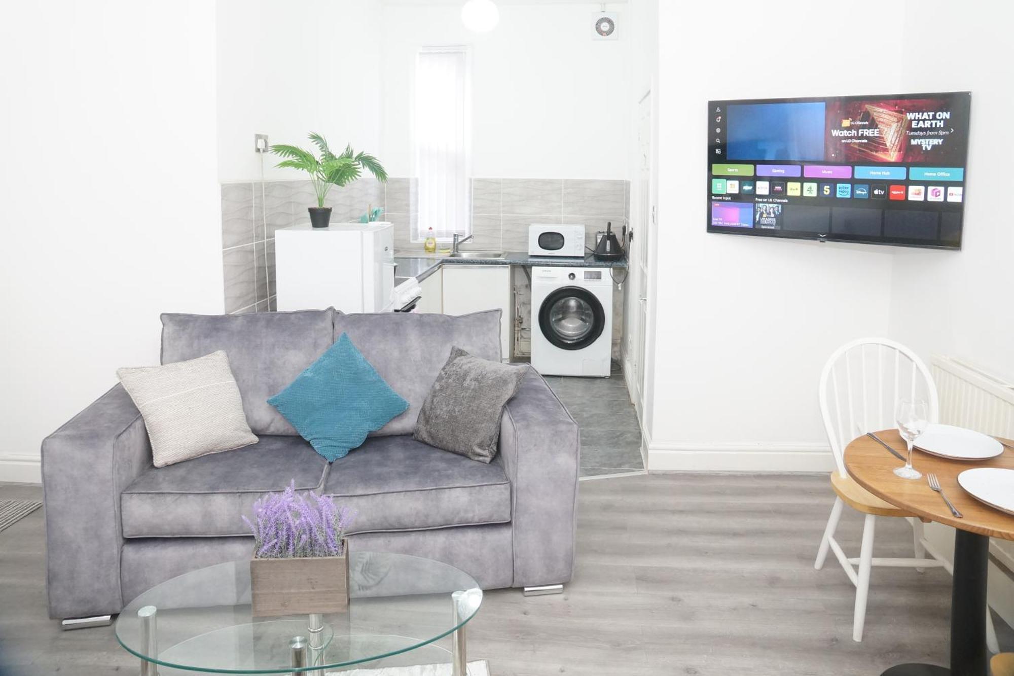Affordably Elegant Apartments Close To Coop Live, Etihad Stadium And Manchester City Centre Exterior photo